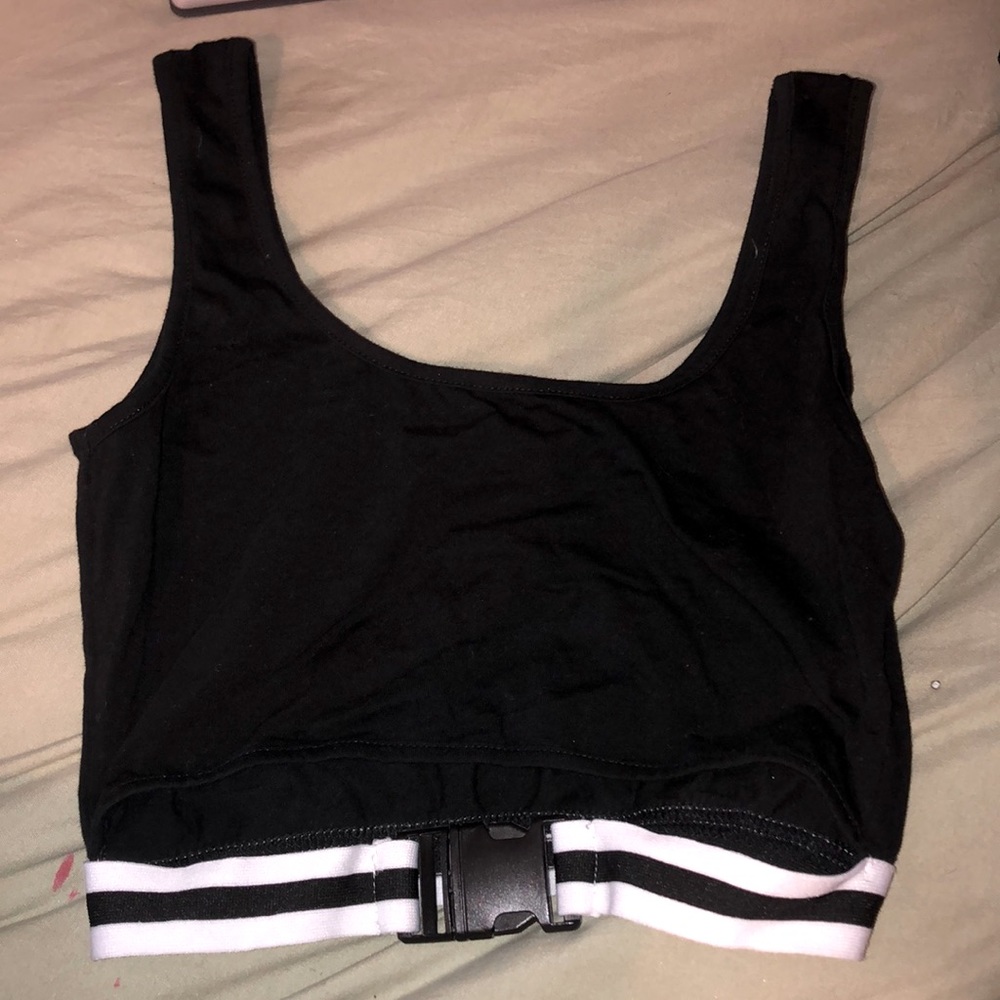 BLACK WITH WHITE STRIPPED BUCKLE CROPPED TOP